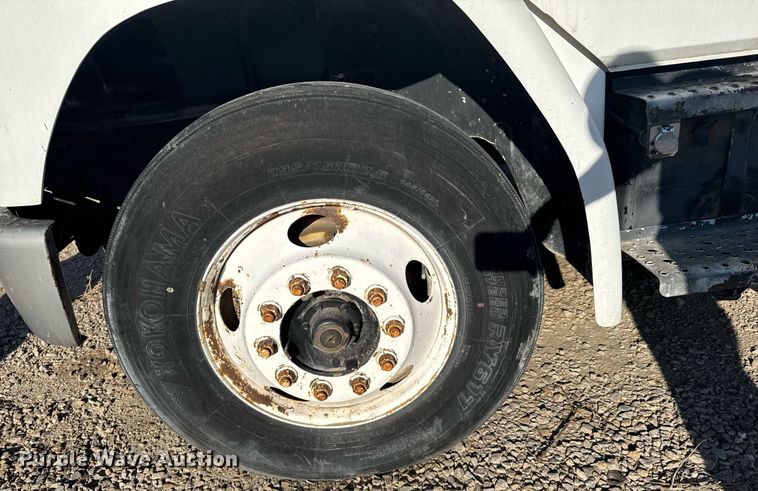 image for item EG6268 2003 Freightliner FL70 semi truck