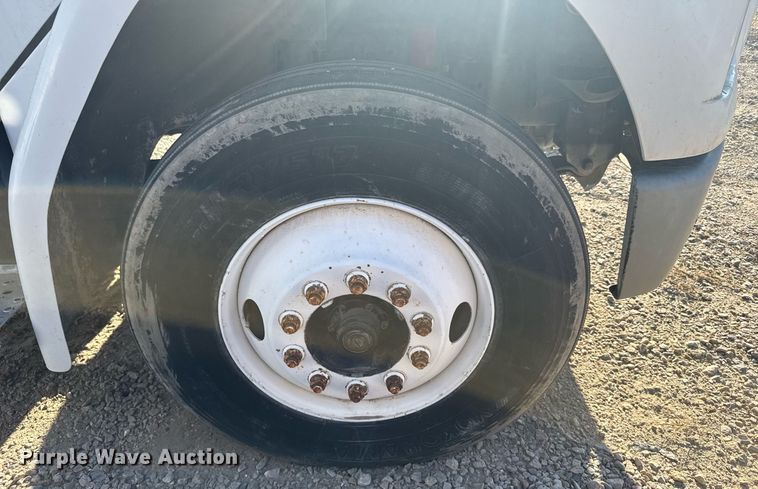 image for item EG6268 2003 Freightliner FL70 semi truck