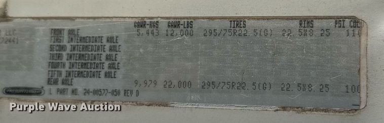 image for item EG6268 2003 Freightliner FL70 semi truck