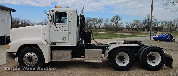 image for item EI8904 2000 Freightliner FLD semi truck