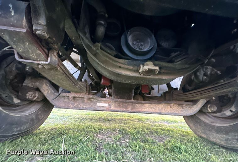 image for item EJ8392 1994 International 8100 semi truck