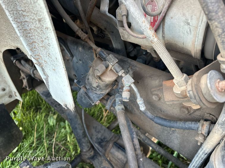 image for item EJ8392 1994 International 8100 semi truck