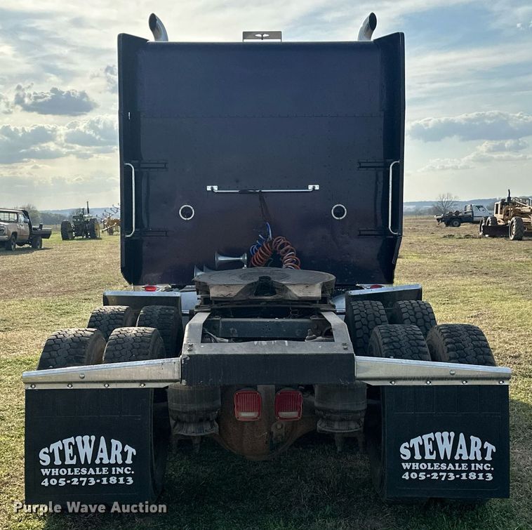 image for item EJ8422 1992 Peterbilt 379 semi truck