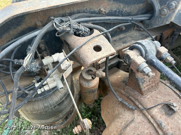 image for item EJ8422 1992 Peterbilt 379 semi truck