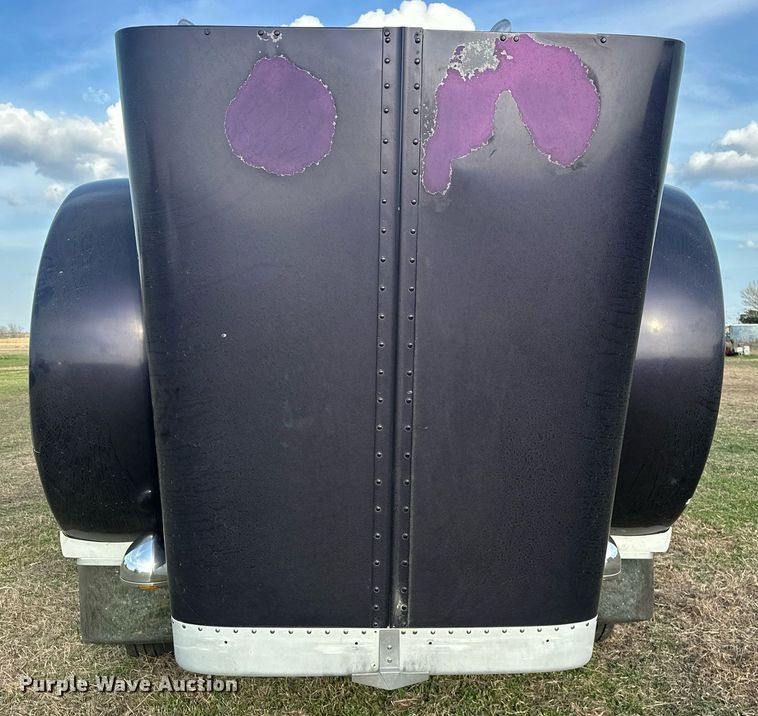 image for item EJ8422 1992 Peterbilt 379 semi truck