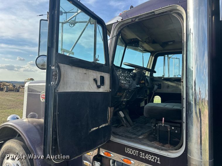 image for item EJ8422 1992 Peterbilt 379 semi truck
