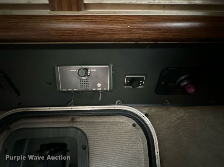 image for item EJ8422 1992 Peterbilt 379 semi truck