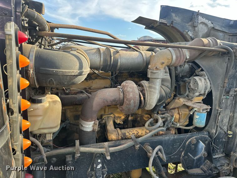 image for item EJ8422 1992 Peterbilt 379 semi truck