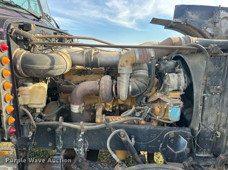 image for item EJ8422 1992 Peterbilt 379 semi truck