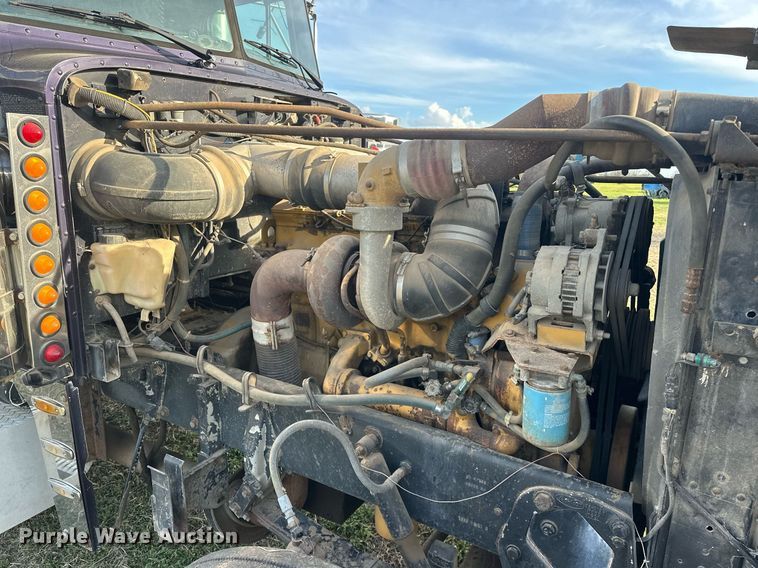 image for item EJ8422 1992 Peterbilt 379 semi truck