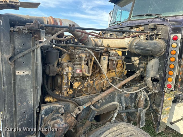 image for item EJ8422 1992 Peterbilt 379 semi truck