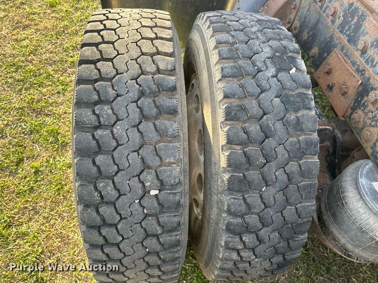 image for item EJ8422 1992 Peterbilt 379 semi truck