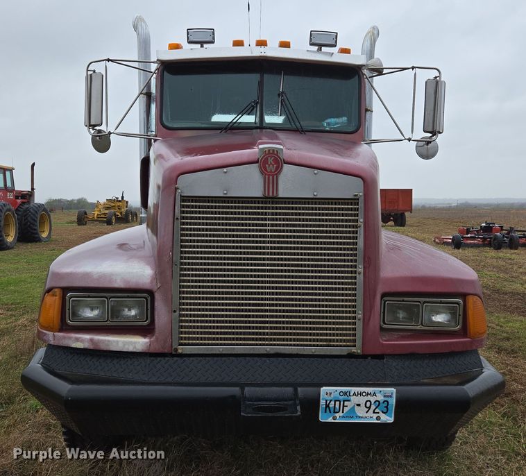 image for item EJ8431 1987 Kenworth winch truck