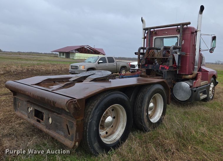 image for item EJ8431 1987 Kenworth winch truck