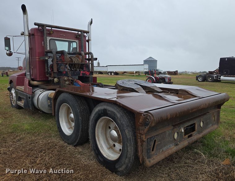 image for item EJ8431 1987 Kenworth winch truck