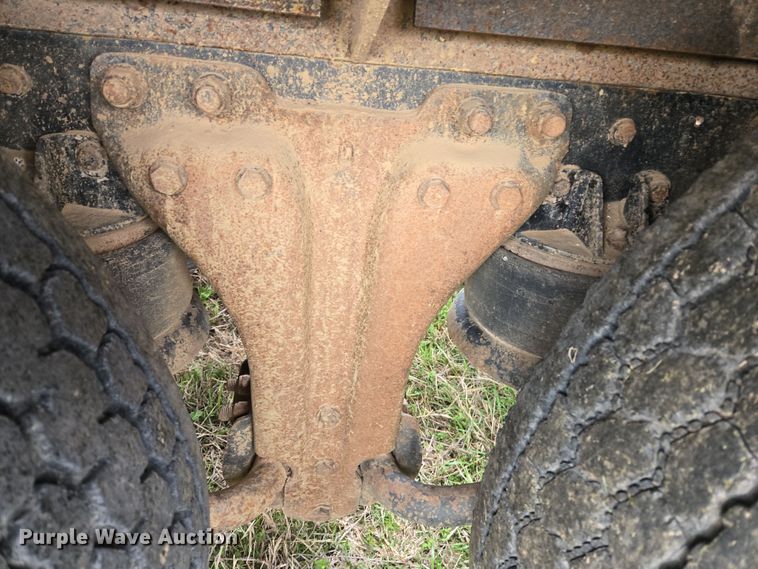 image for item EJ8431 1987 Kenworth winch truck