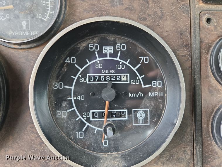 image for item EJ8431 1987 Kenworth winch truck