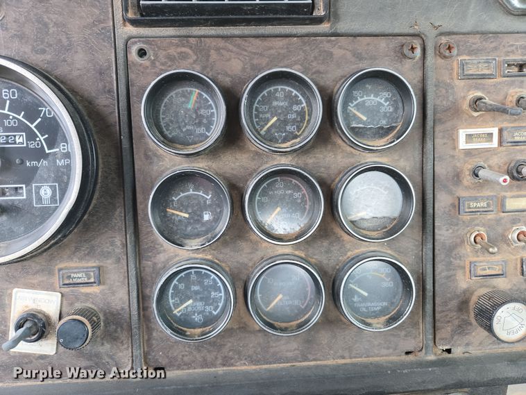 image for item EJ8431 1987 Kenworth winch truck