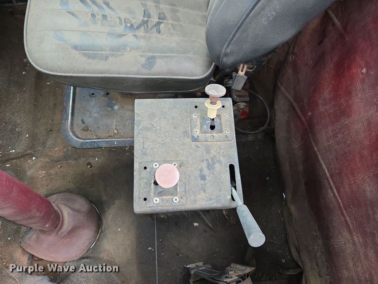 image for item EJ8431 1987 Kenworth winch truck