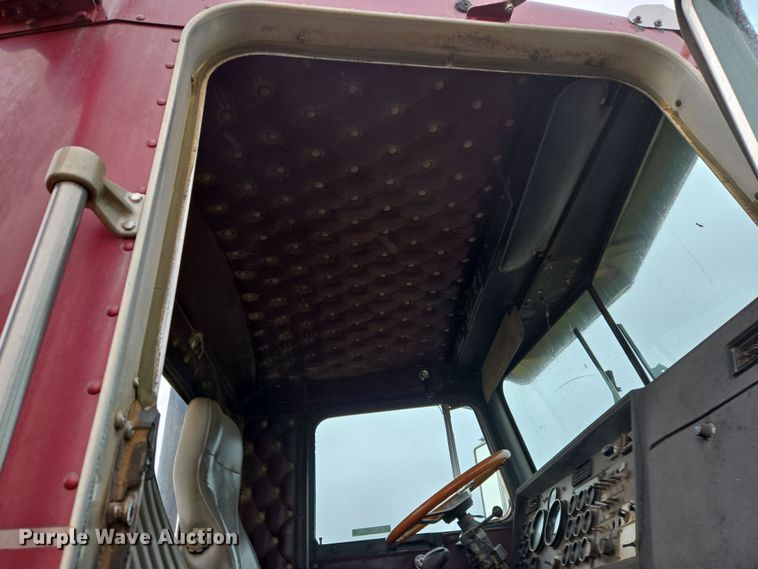 image for item EJ8431 1987 Kenworth winch truck