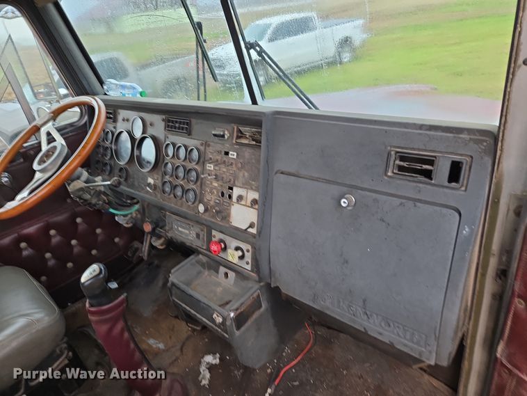 image for item EJ8431 1987 Kenworth winch truck