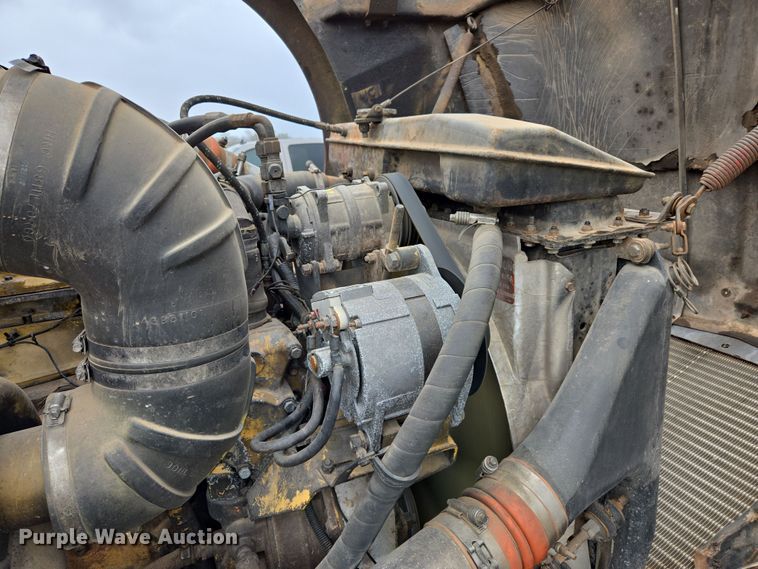 image for item EJ8431 1987 Kenworth winch truck