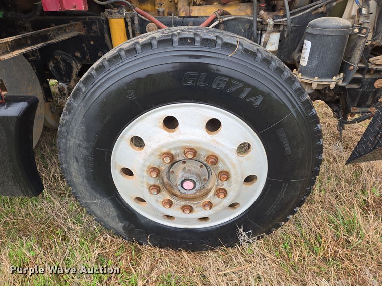 image for item EJ8431 1987 Kenworth winch truck