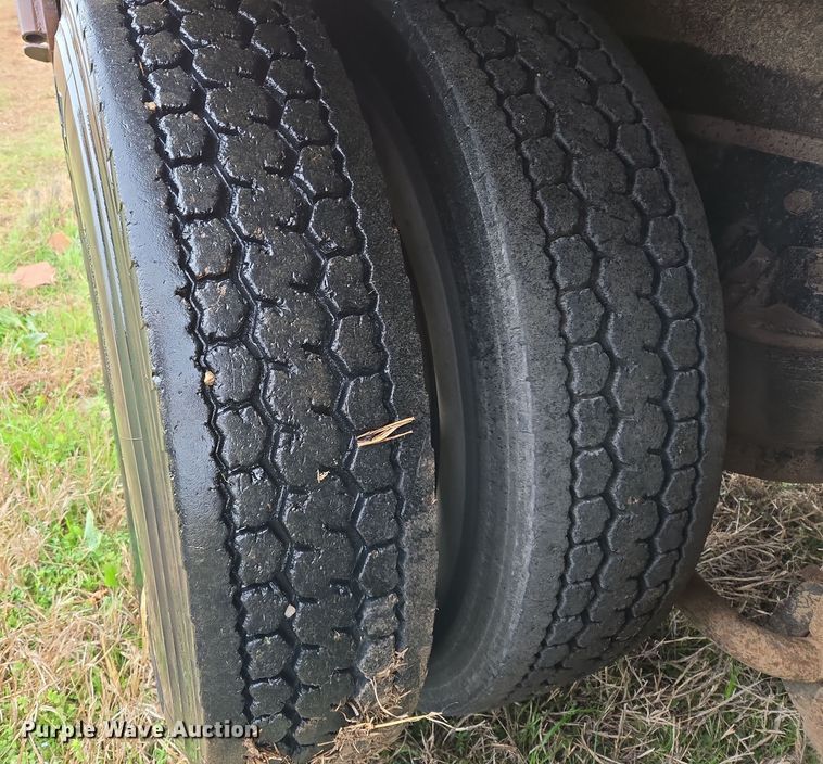 image for item EJ8431 1987 Kenworth winch truck