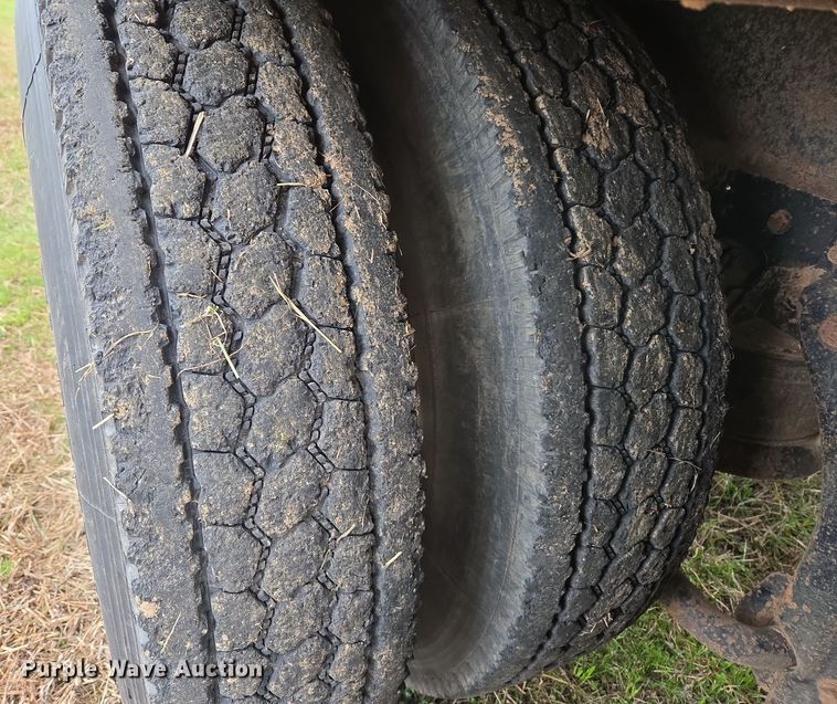 image for item EJ8431 1987 Kenworth winch truck