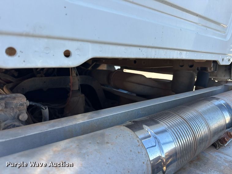 image for item EJ8565 2012 Mack CHU613 semi truck