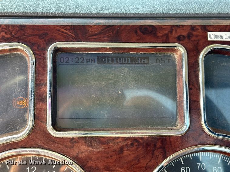 image for item EJ8565 2012 Mack CHU613 semi truck