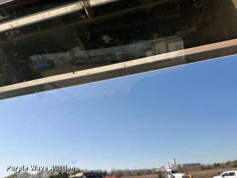 image for item EJ8565 2012 Mack CHU613 semi truck