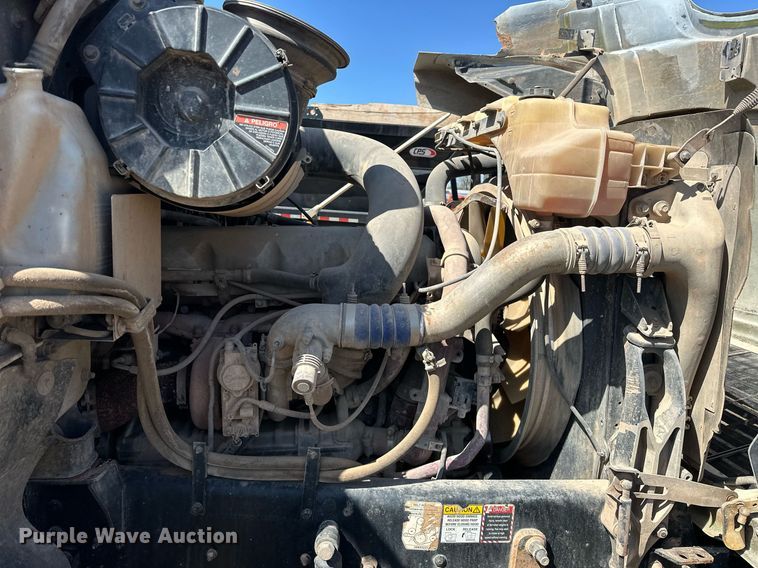 image for item EJ8565 2012 Mack CHU613 semi truck