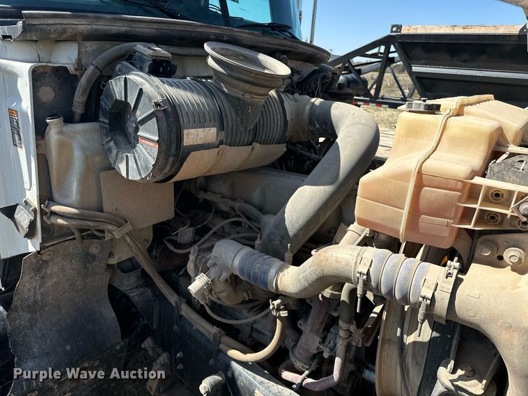 image for item EJ8565 2012 Mack CHU613 semi truck