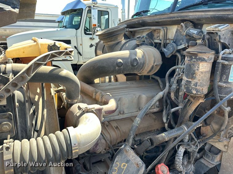 image for item EJ8565 2012 Mack CHU613 semi truck