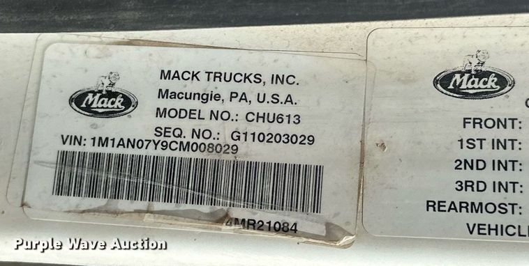 image for item EJ8565 2012 Mack CHU613 semi truck