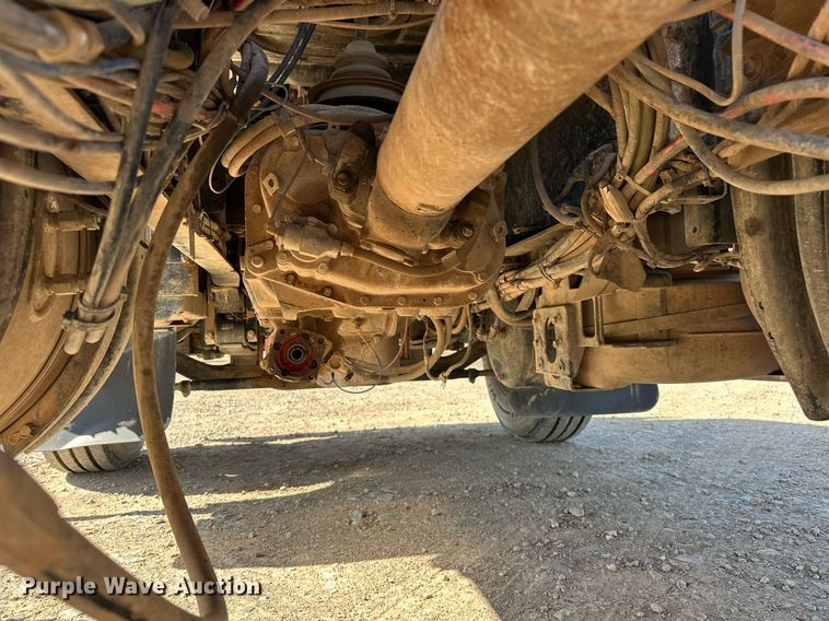 image for item EJ8566 2013 Mack CHU613 semi truck