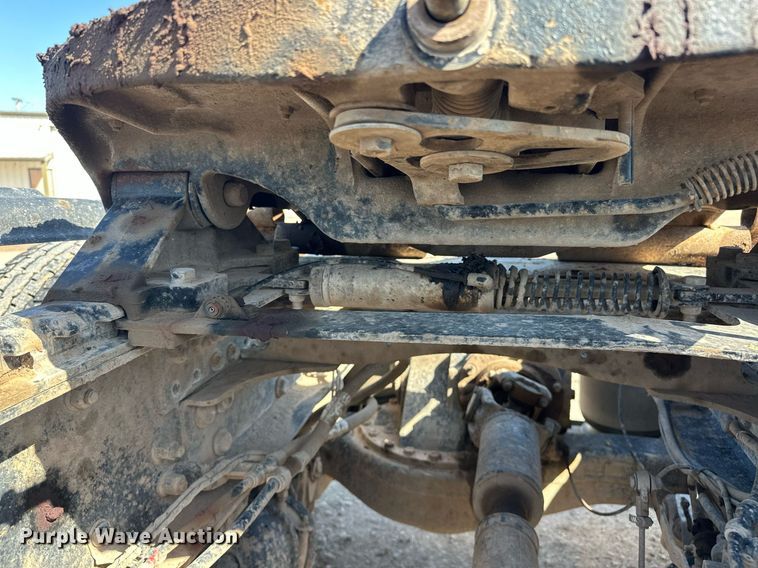 image for item EJ8566 2013 Mack CHU613 semi truck