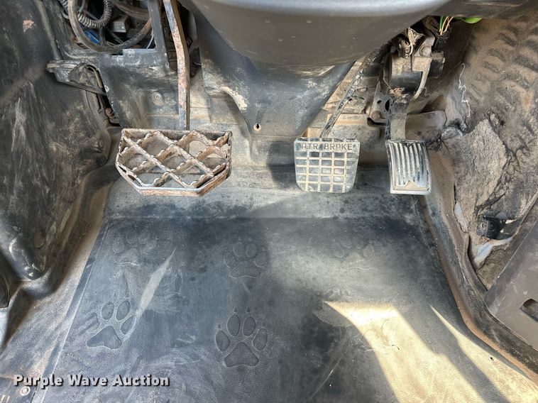 image for item EJ8566 2013 Mack CHU613 semi truck