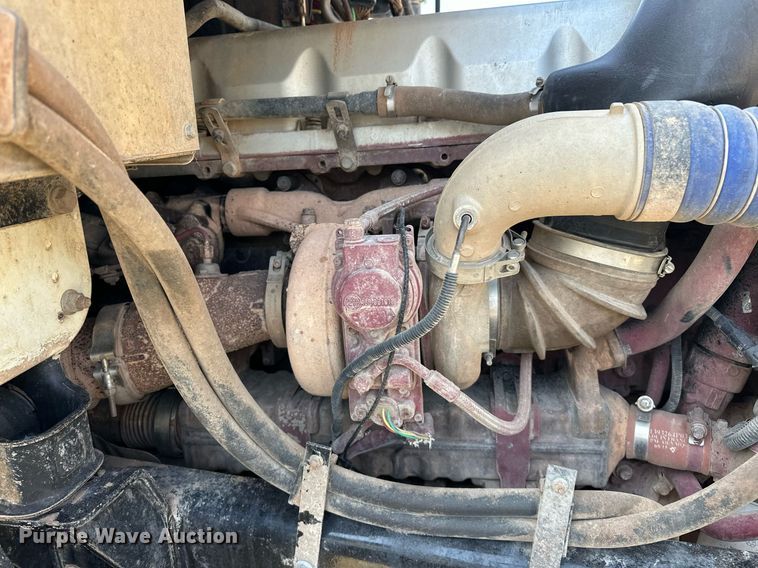 image for item EJ8566 2013 Mack CHU613 semi truck