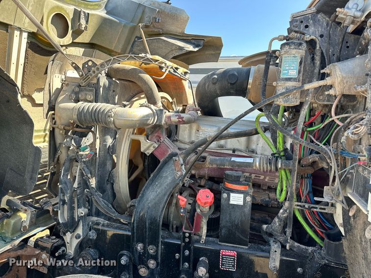 image for item EJ8566 2013 Mack CHU613 semi truck