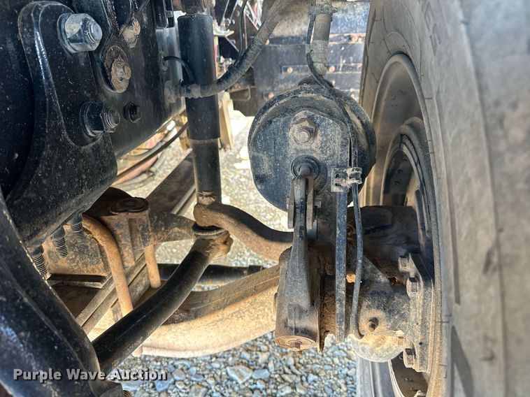 image for item EJ8566 2013 Mack CHU613 semi truck