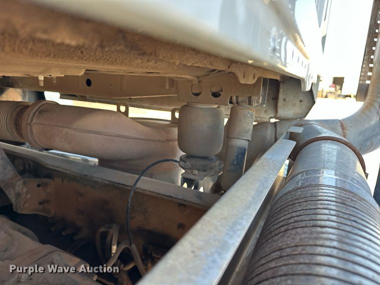 image for item EJ8567 2012 Mack CHU613 semi truck