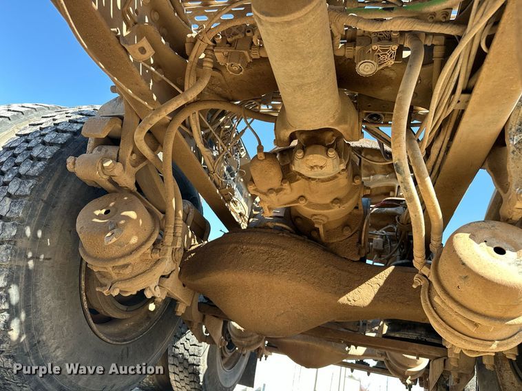 image for item EJ8567 2012 Mack CHU613 semi truck