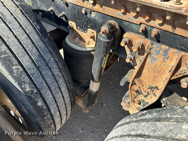 image for item EJ8567 2012 Mack CHU613 semi truck