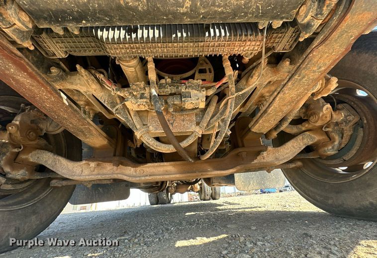 image for item EJ8567 2012 Mack CHU613 semi truck