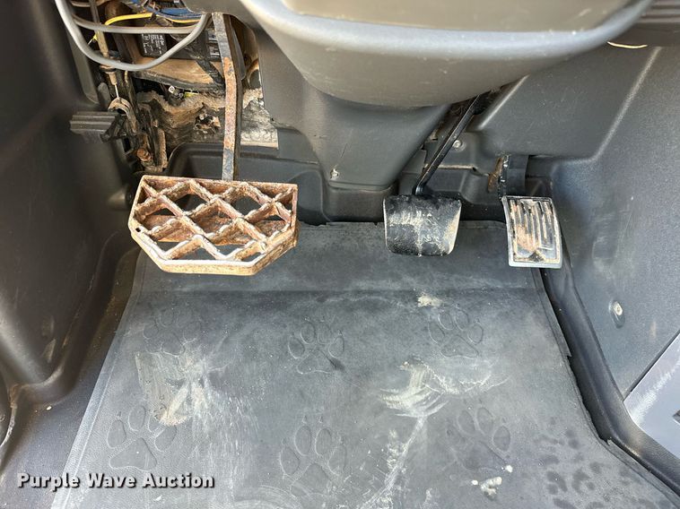 image for item EJ8567 2012 Mack CHU613 semi truck