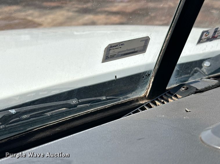 image for item EJ8567 2012 Mack CHU613 semi truck