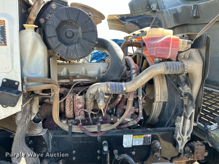 image for item EJ8567 2012 Mack CHU613 semi truck