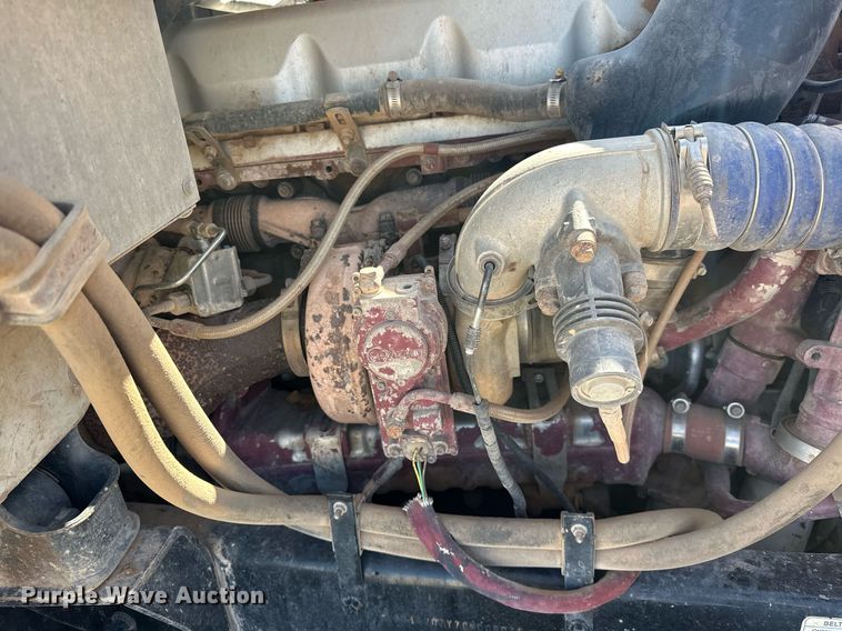 image for item EJ8567 2012 Mack CHU613 semi truck